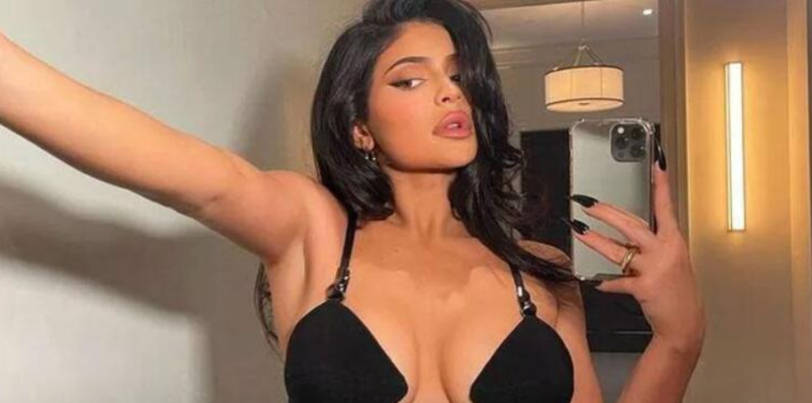 Kylie Jenner Cesur Paylaşımı ile Büyük Beğeni Topladı